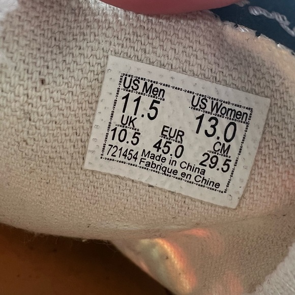 Stranger Things Custom Vans - Picture 4 of 4